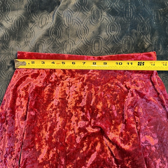 Forever 21 Pink Velvet Mini Skirt! - Picture 5 of 6